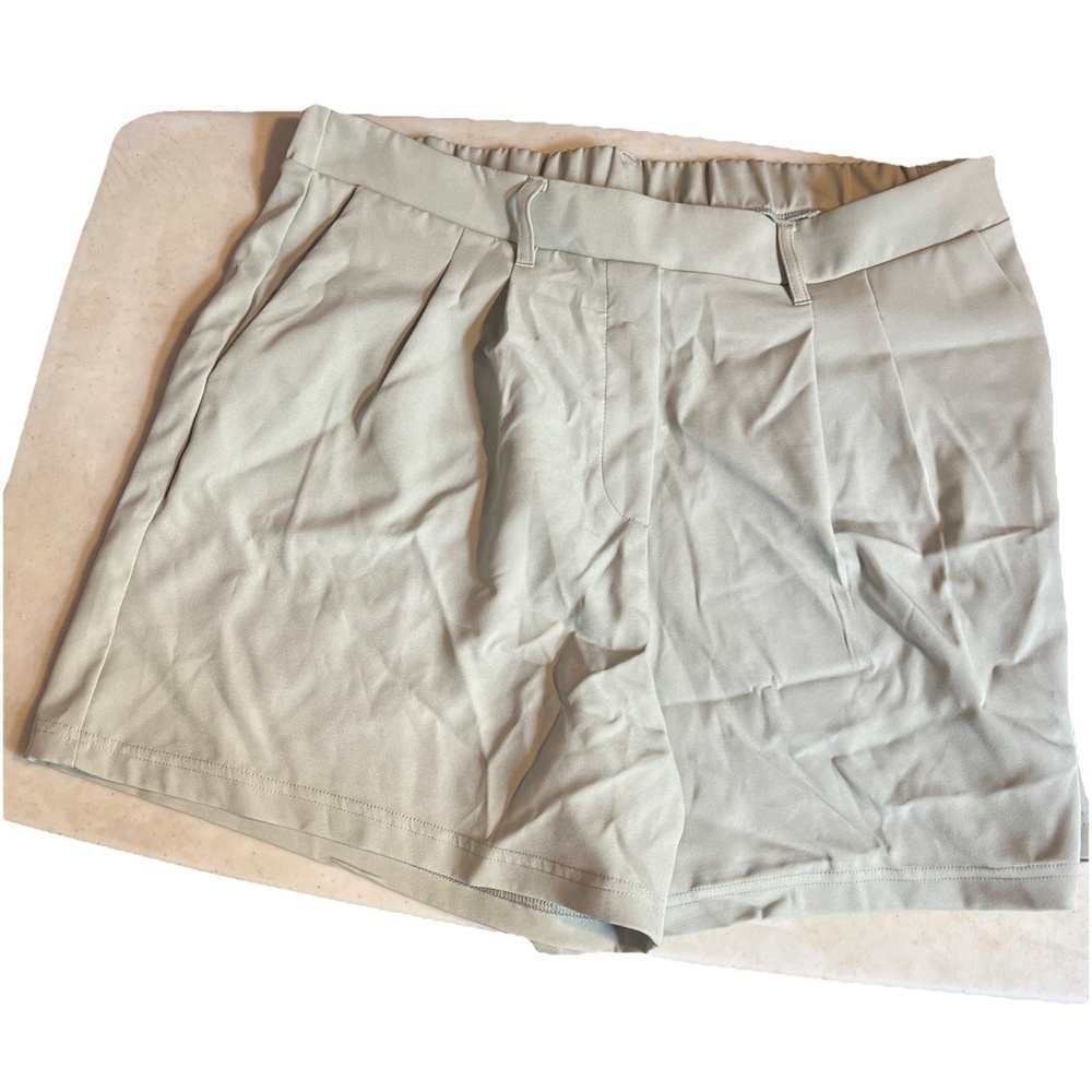 32 Degrees Cool Women's Pull On Shorts Size L. BR